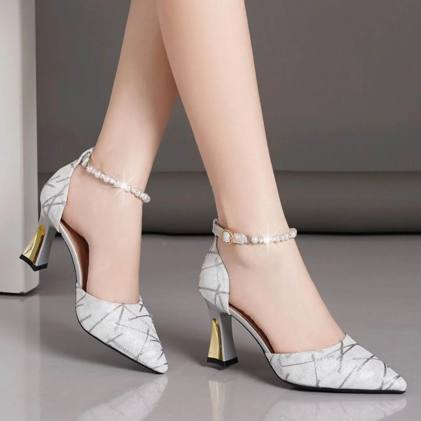 Escarpins à perles à pointe pointue pour femmes, sandales à talons hauts, chaussures de luxe pour femmes, tendance Mary Jane, 2024 – Image 12